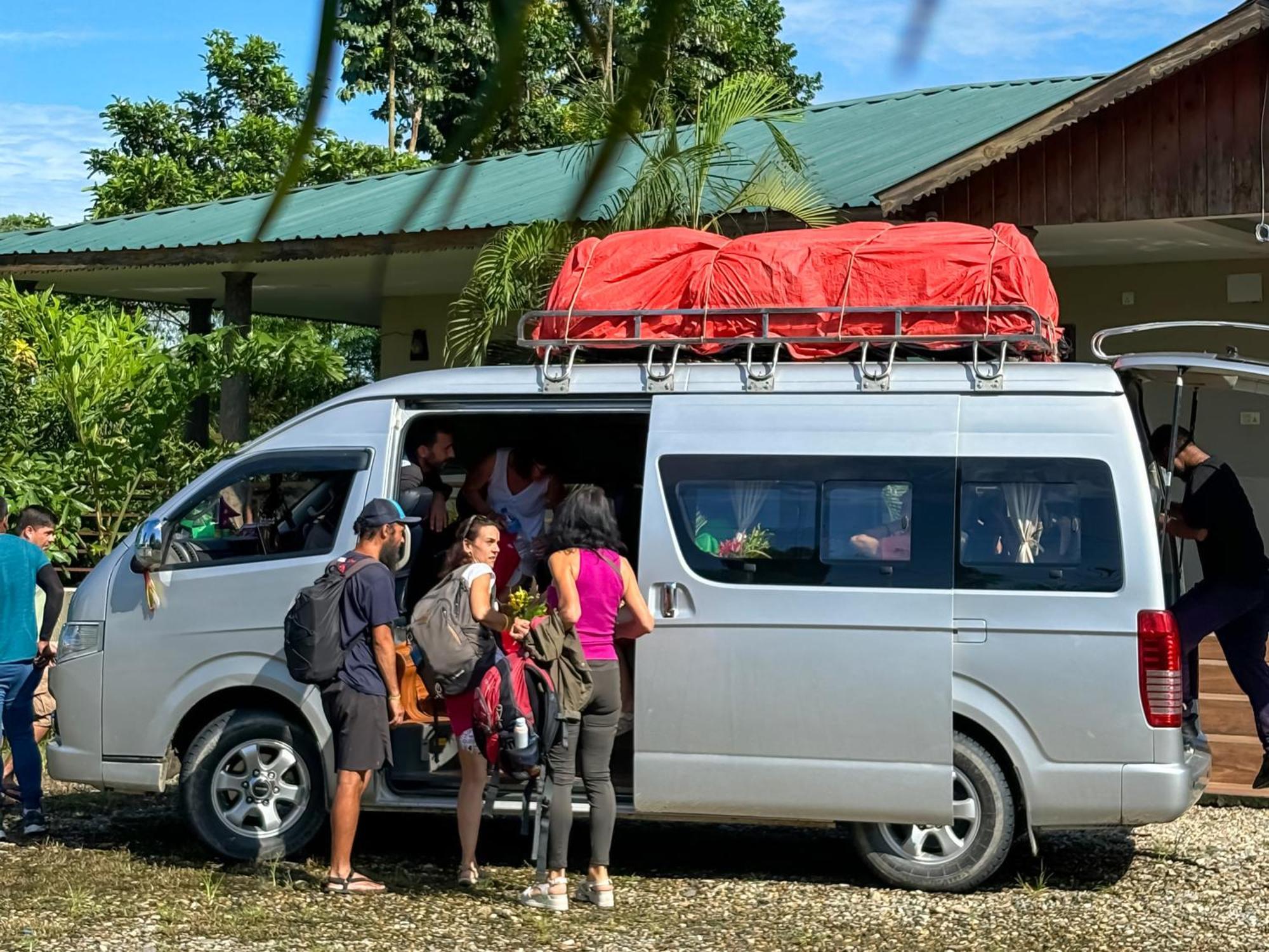 Greenland Safari, Sauraha Exterior photo